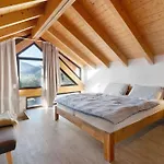 Charmingly Renovated Stone House Feriehus *