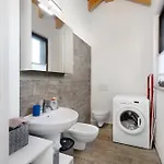 Feriehus Charmingly Renovated Stone House Cesara