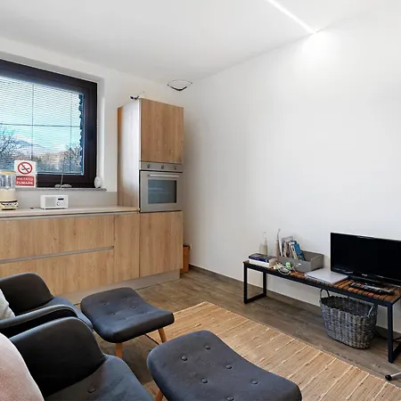 Charmingly Renovated Stone House * Cesara