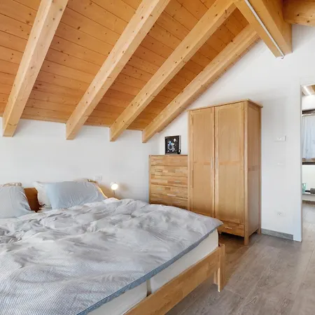 Prázdninový dům Charmingly Renovated Stone House