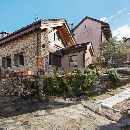 度假居 Charmingly Renovated Stone House *
