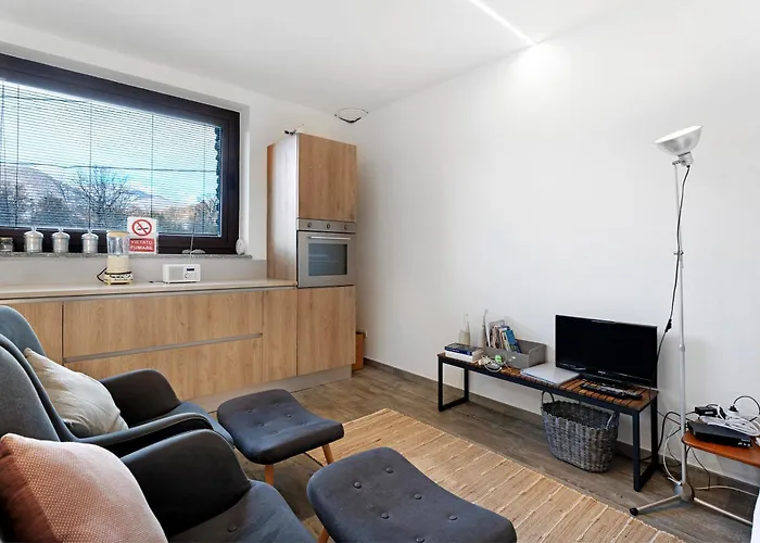 Charmingly Renovated Stone House * Cesara
