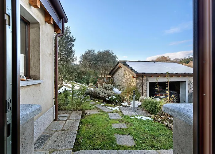 Charmingly Renovated Stone House * Cesara